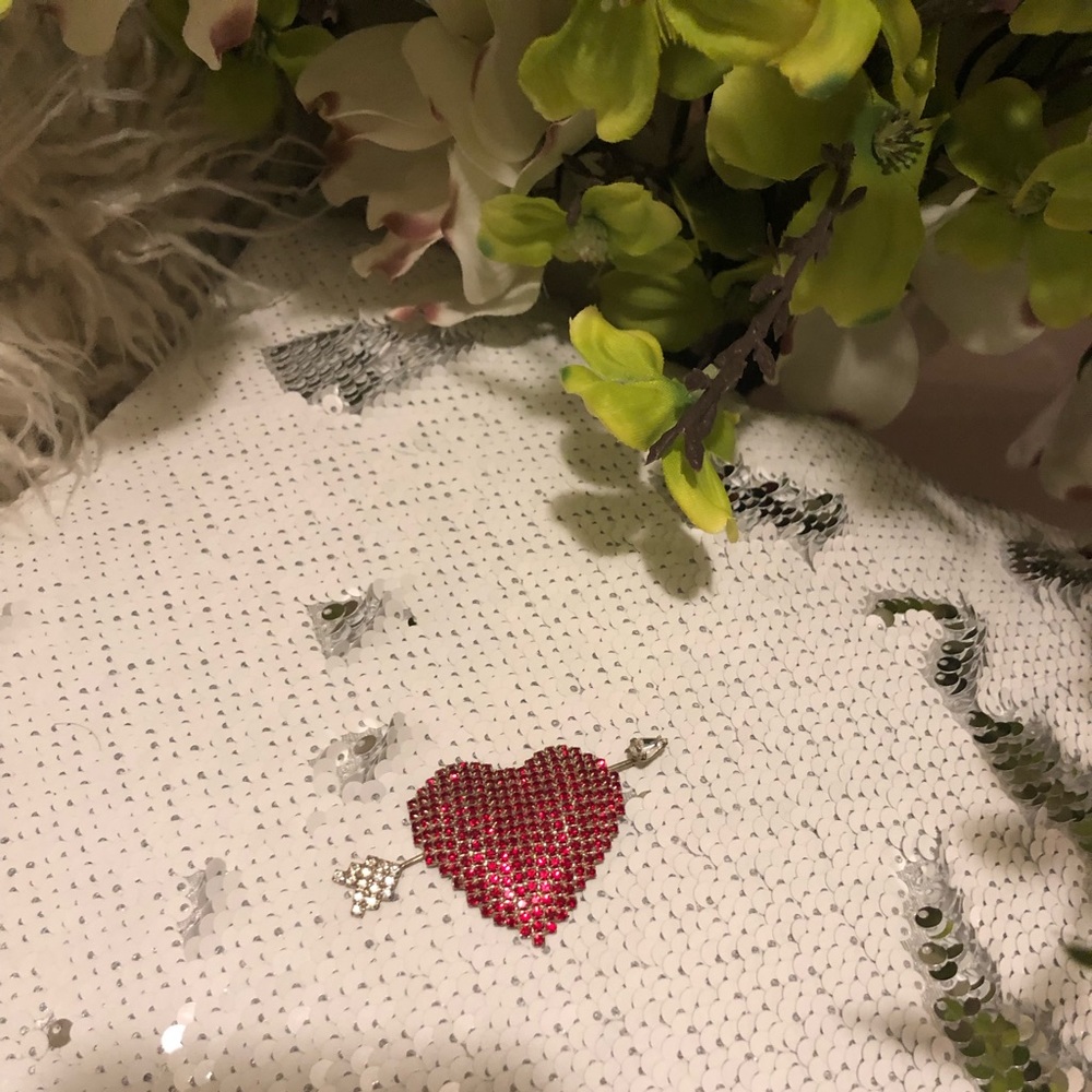 Swarovski crystal Heart Brooch set in silver